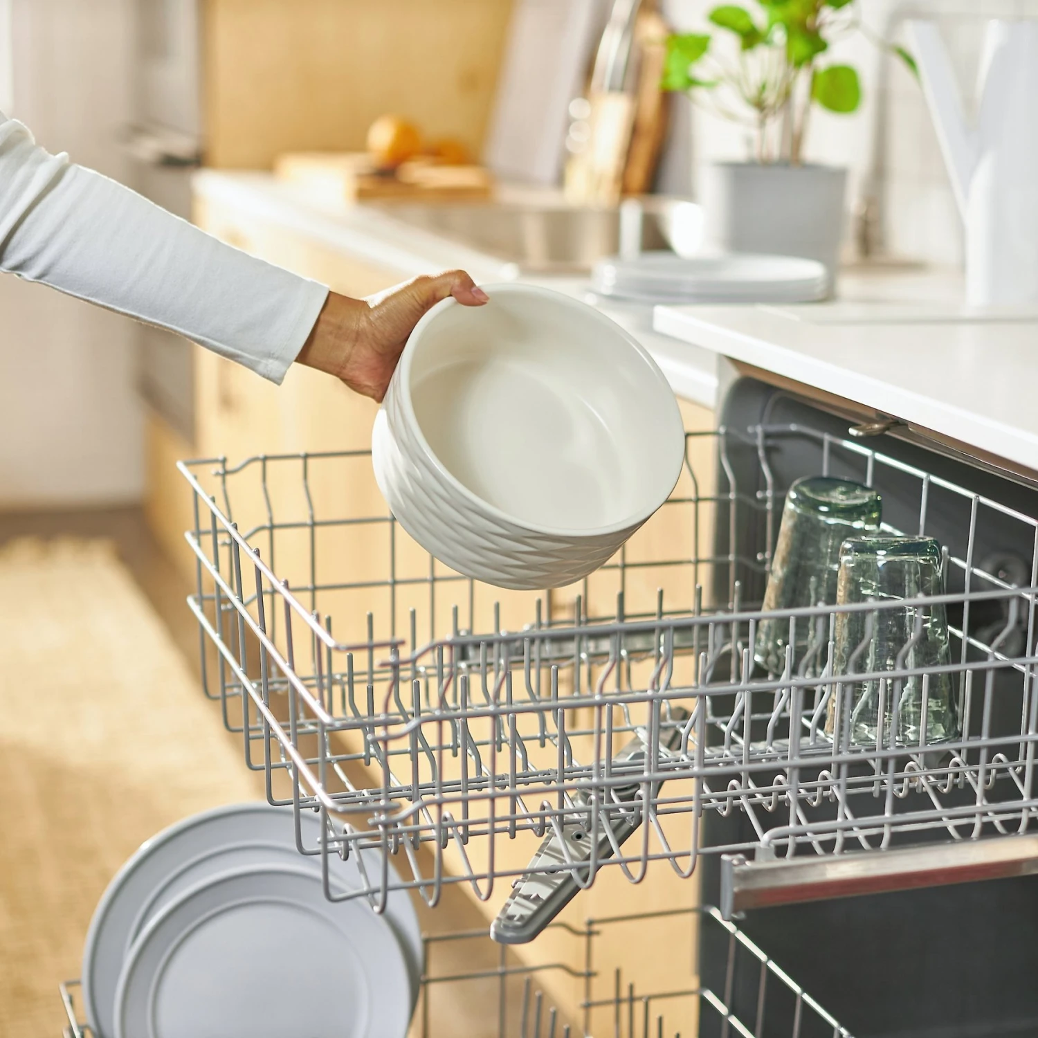 Frisco Geometric Non-skid Ceramic Dog Bowl 5 Frisco Geometric Non-skid Ceramic Dog Bowl - Image 3