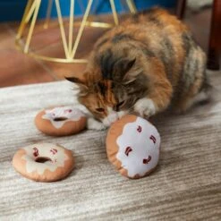 Frisco Fall Maple Bacon Donut Plush Cat Toy With Catnip 7 Frisco Fall Maple Bacon Donut Plush Cat Toy With Catnip -Pet Supplies Discount Store 285653 PT3. AC SS1800 V1629724929